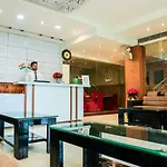 Fabhotel Nest Inn