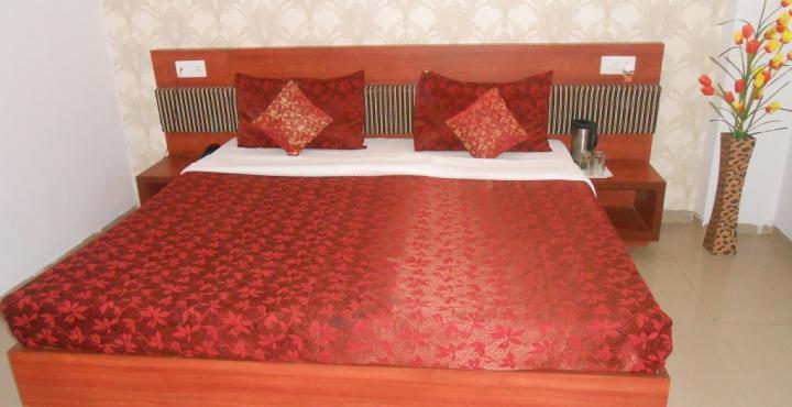 Fabhotel Nest 2*