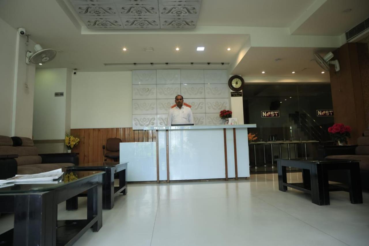 Hotel Fabhotel Nest Lucknow