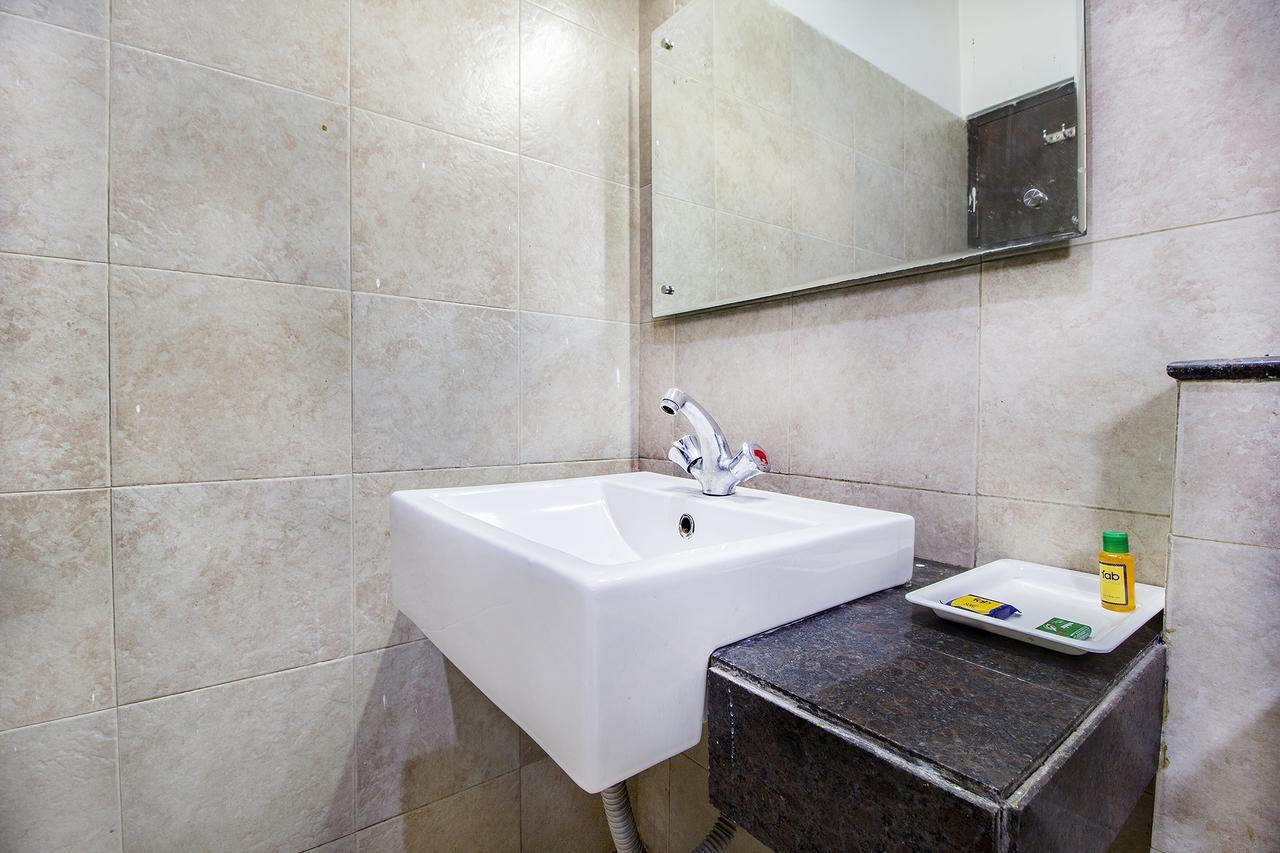 Fabhotel Nest 2*